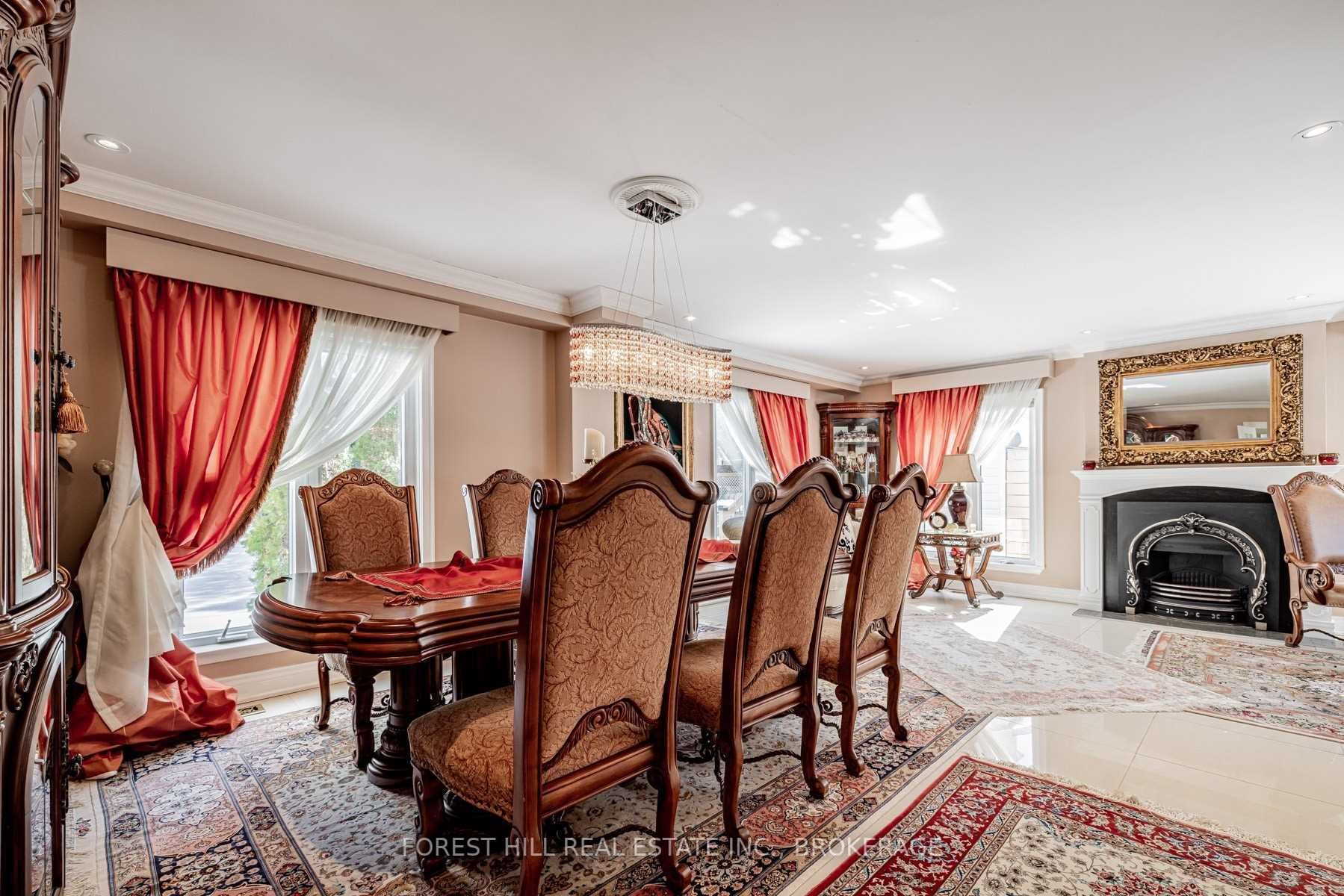 15 Laureleaf Rd