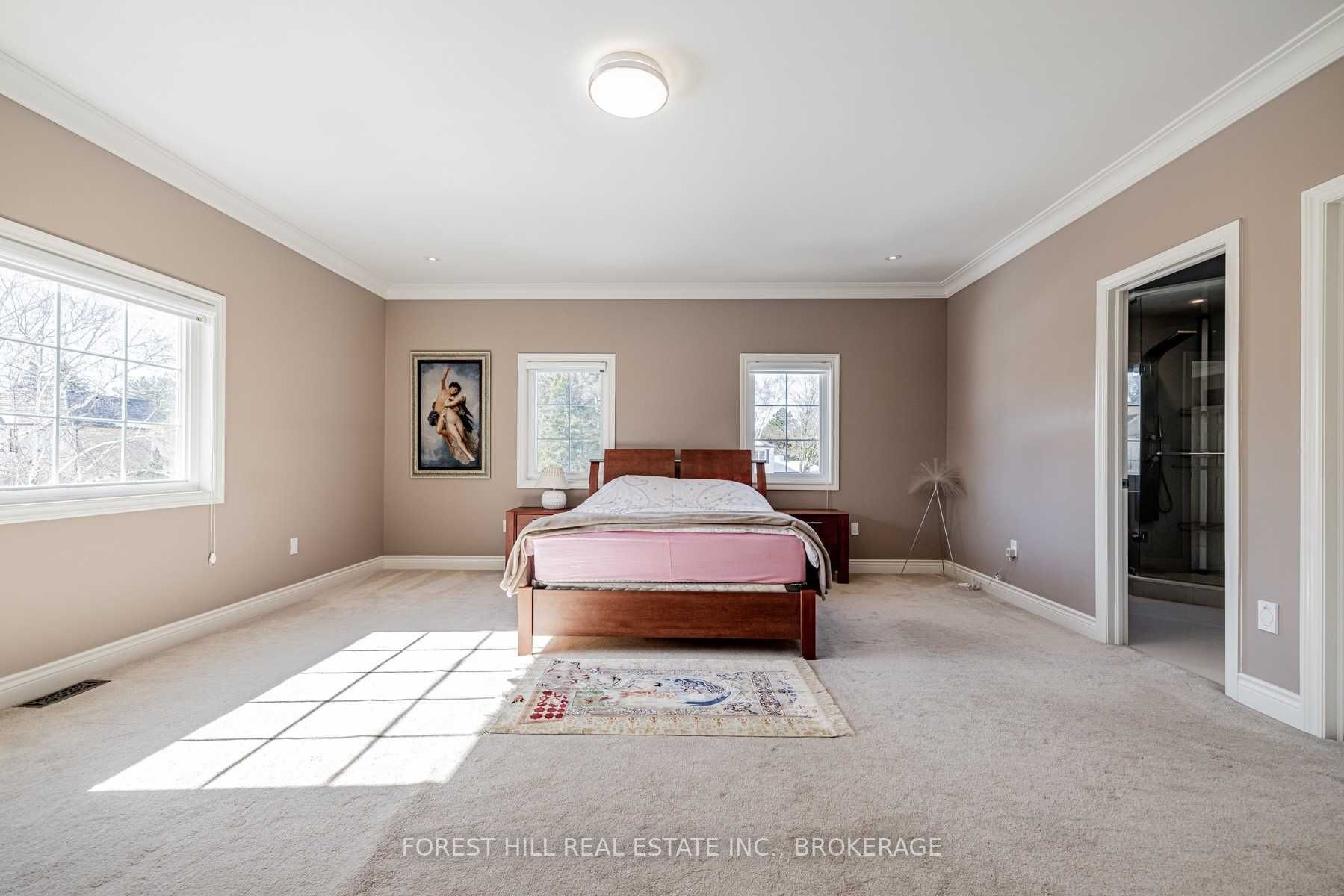 15 Laureleaf Rd