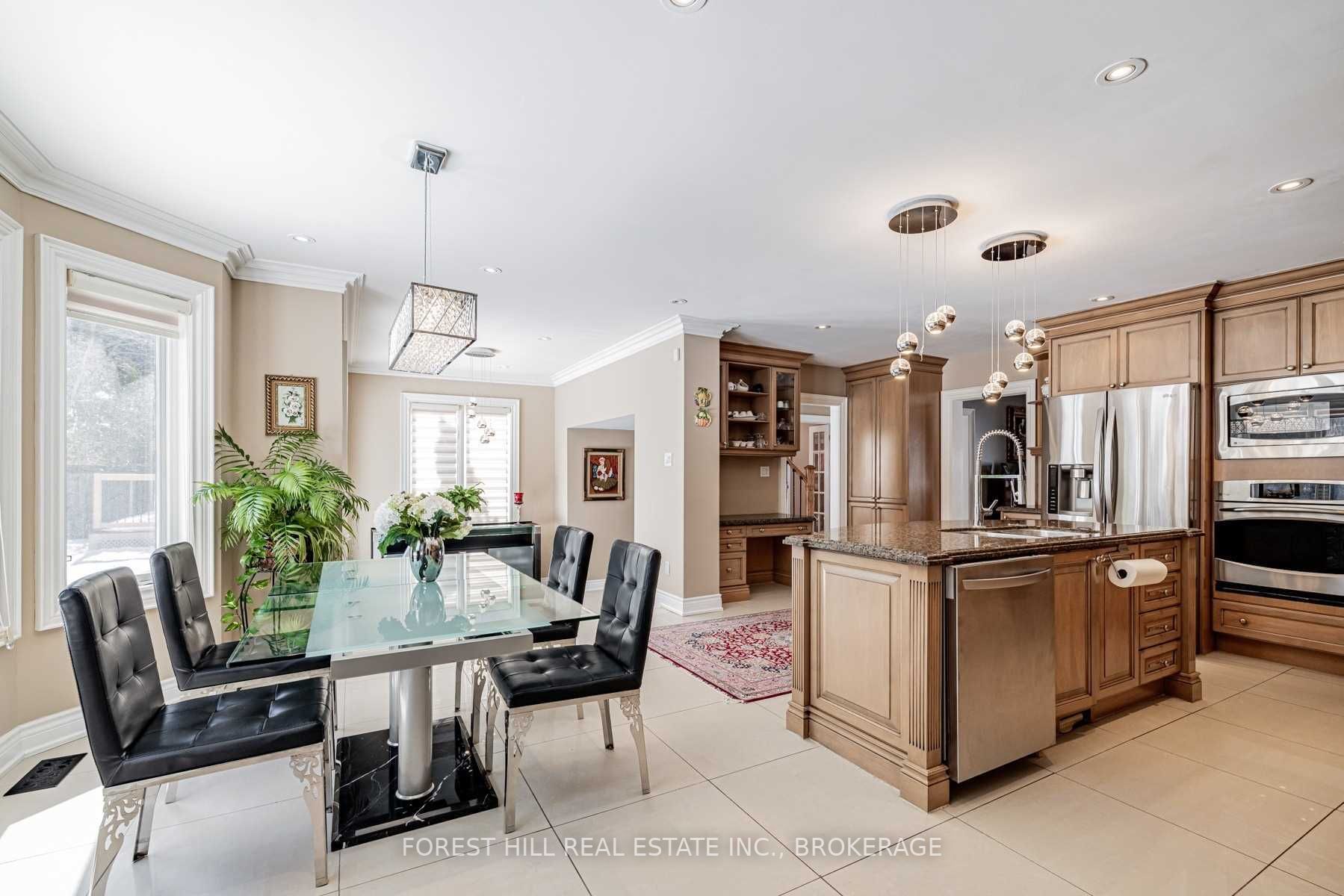 15 Laureleaf Rd
