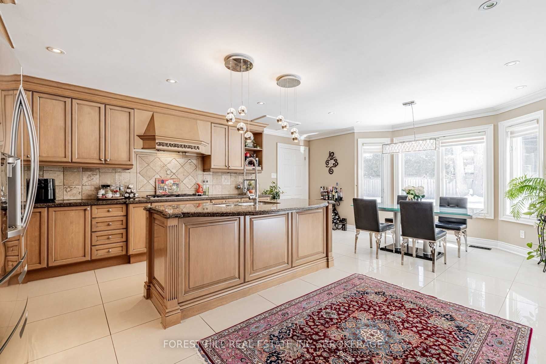 15 Laureleaf Rd