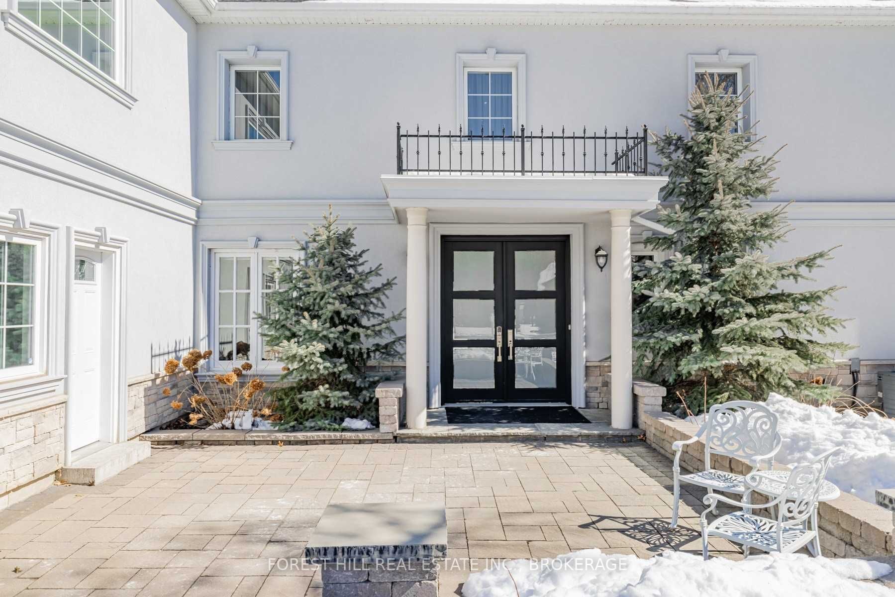 15 Laureleaf Rd