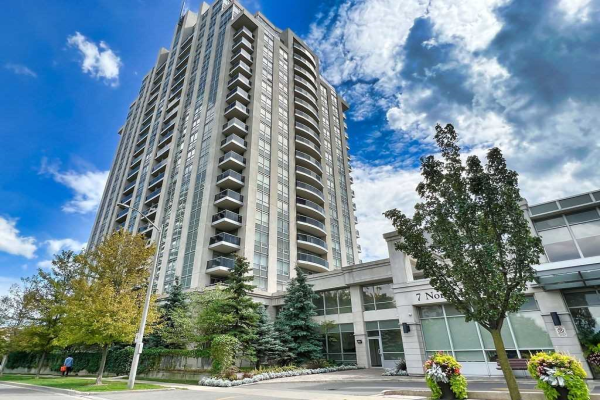 7 North Park Rd, Vaughan