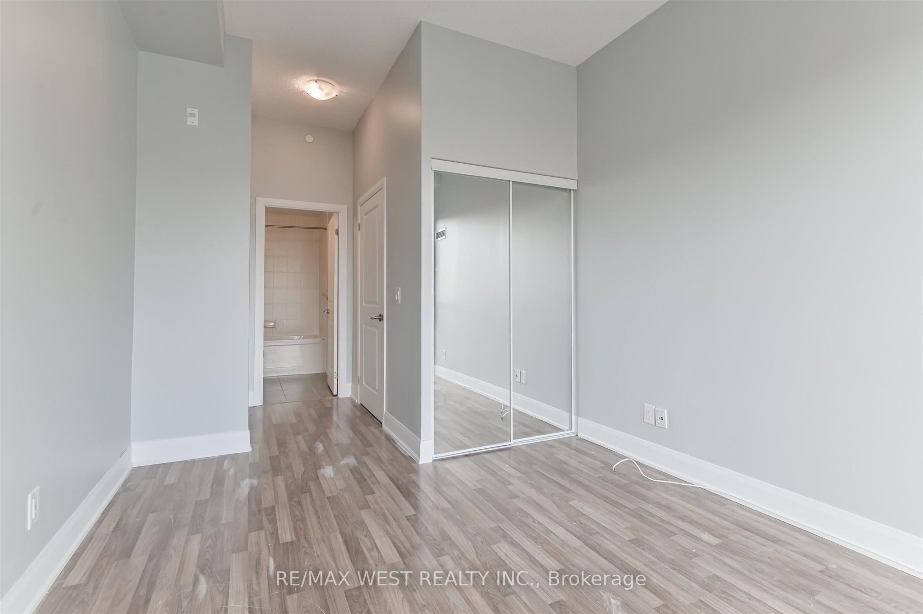 4700 Highway 7 # 206 Ave, #06