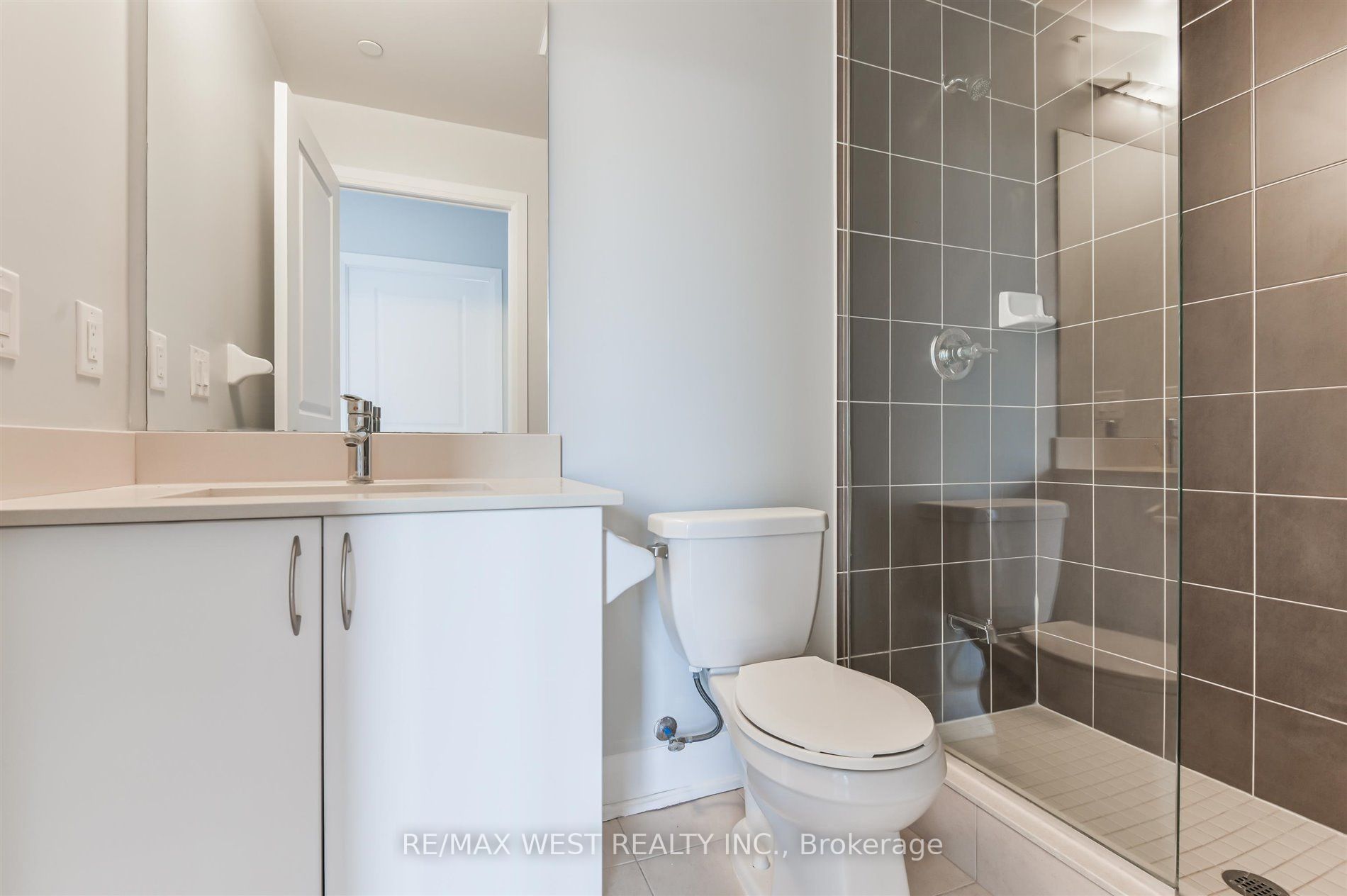 4700 Highway 7 # 206 Ave, #06