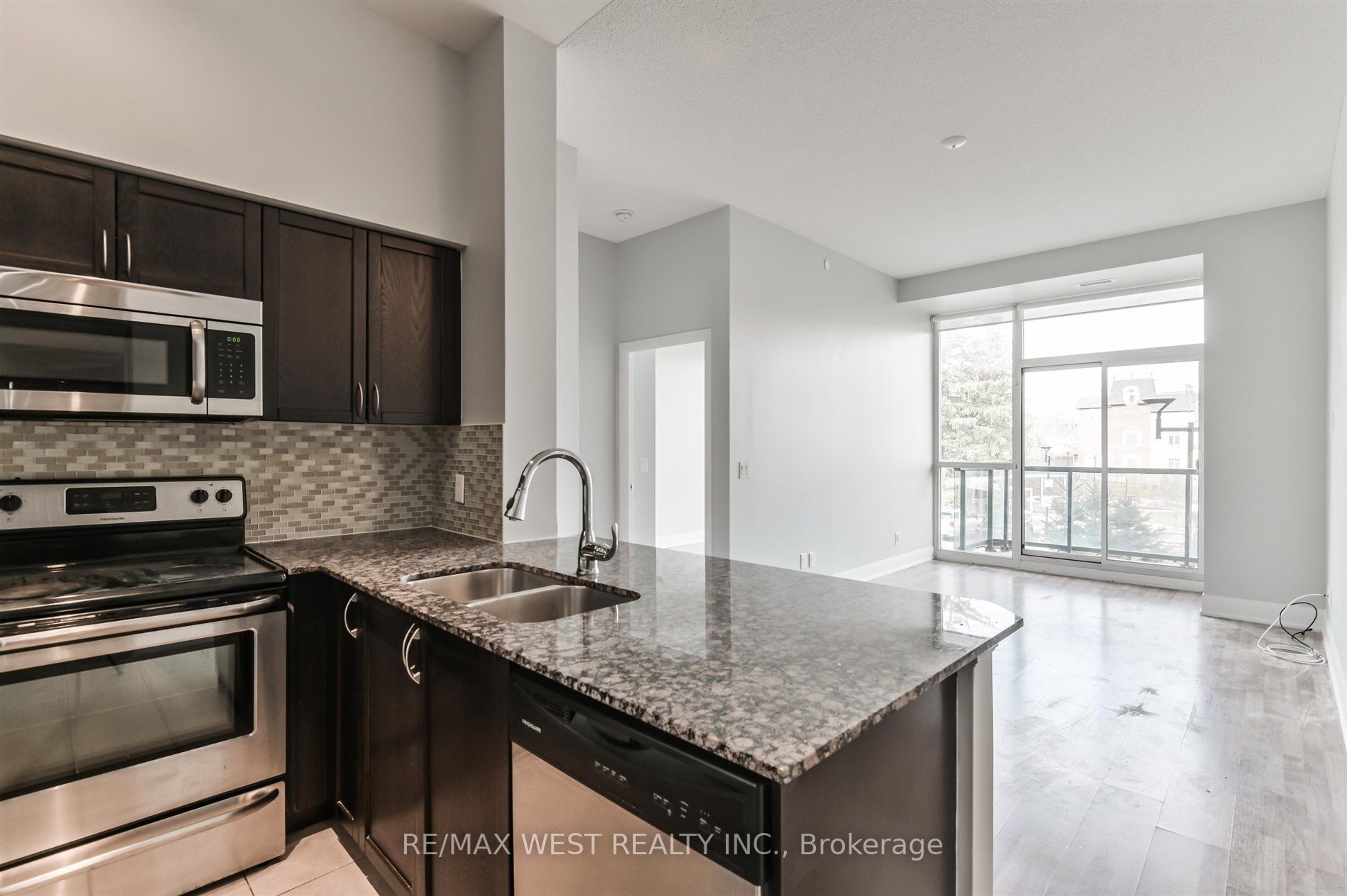 4700 Highway 7 # 206 Ave, #06