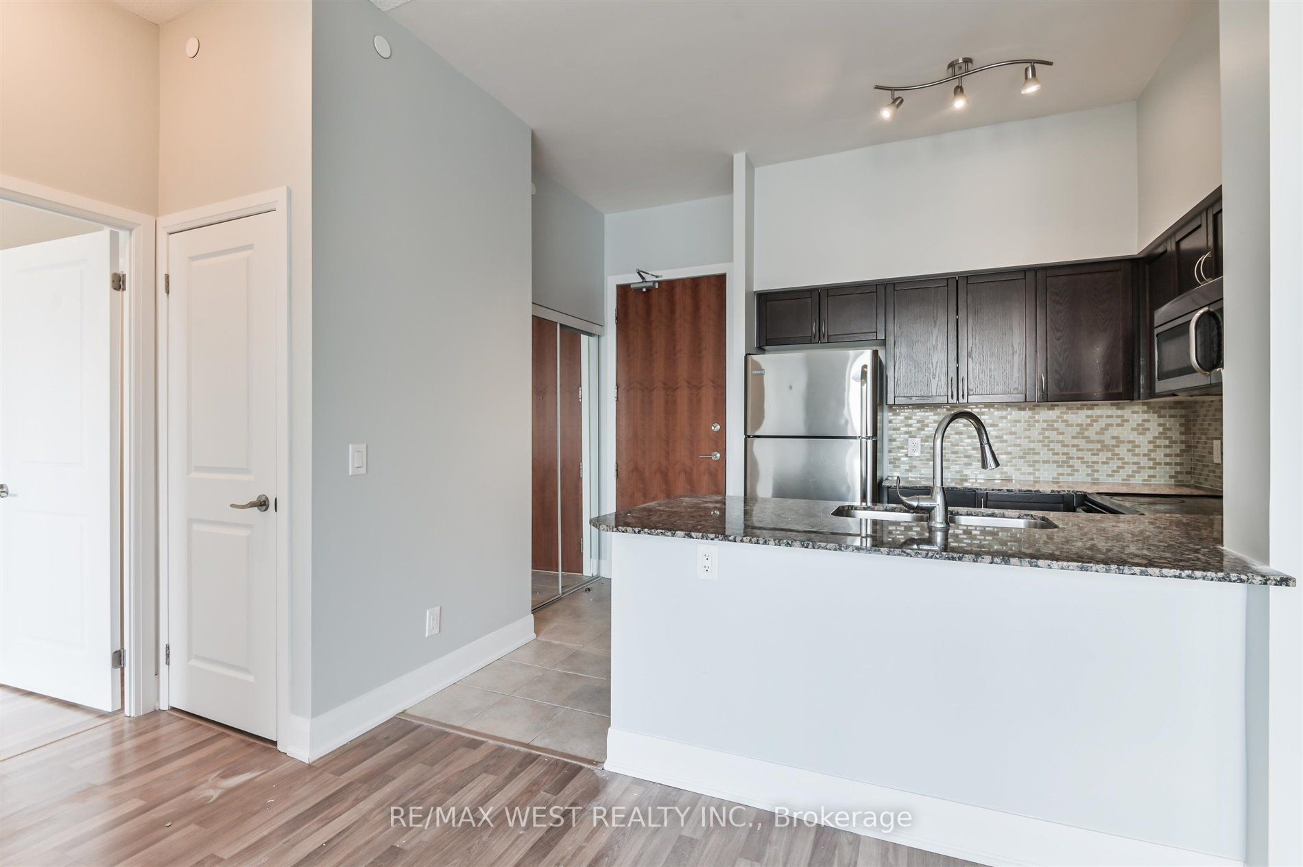 4700 Highway 7 # 206 Ave, #06