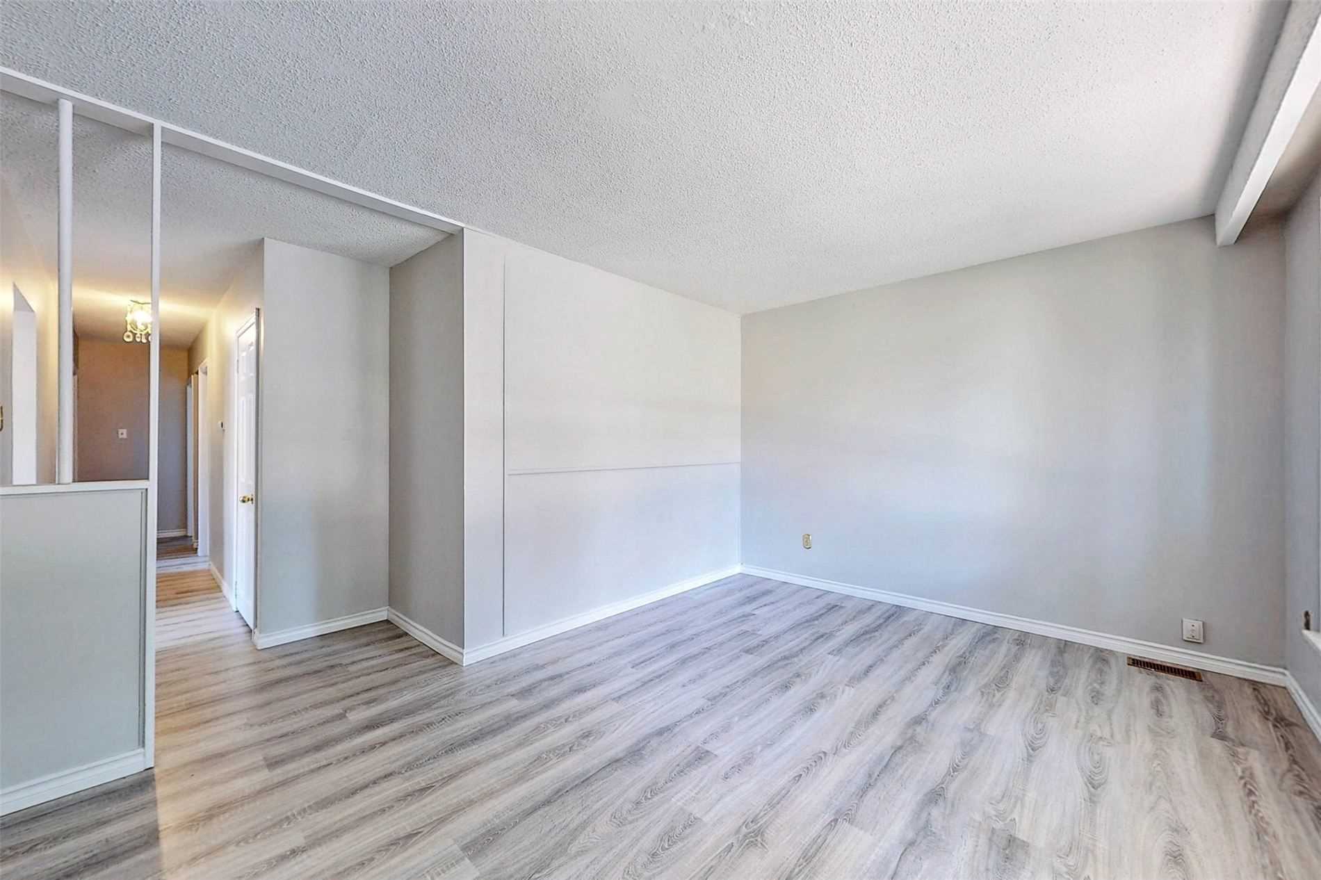 105 Aurora Heights Dr