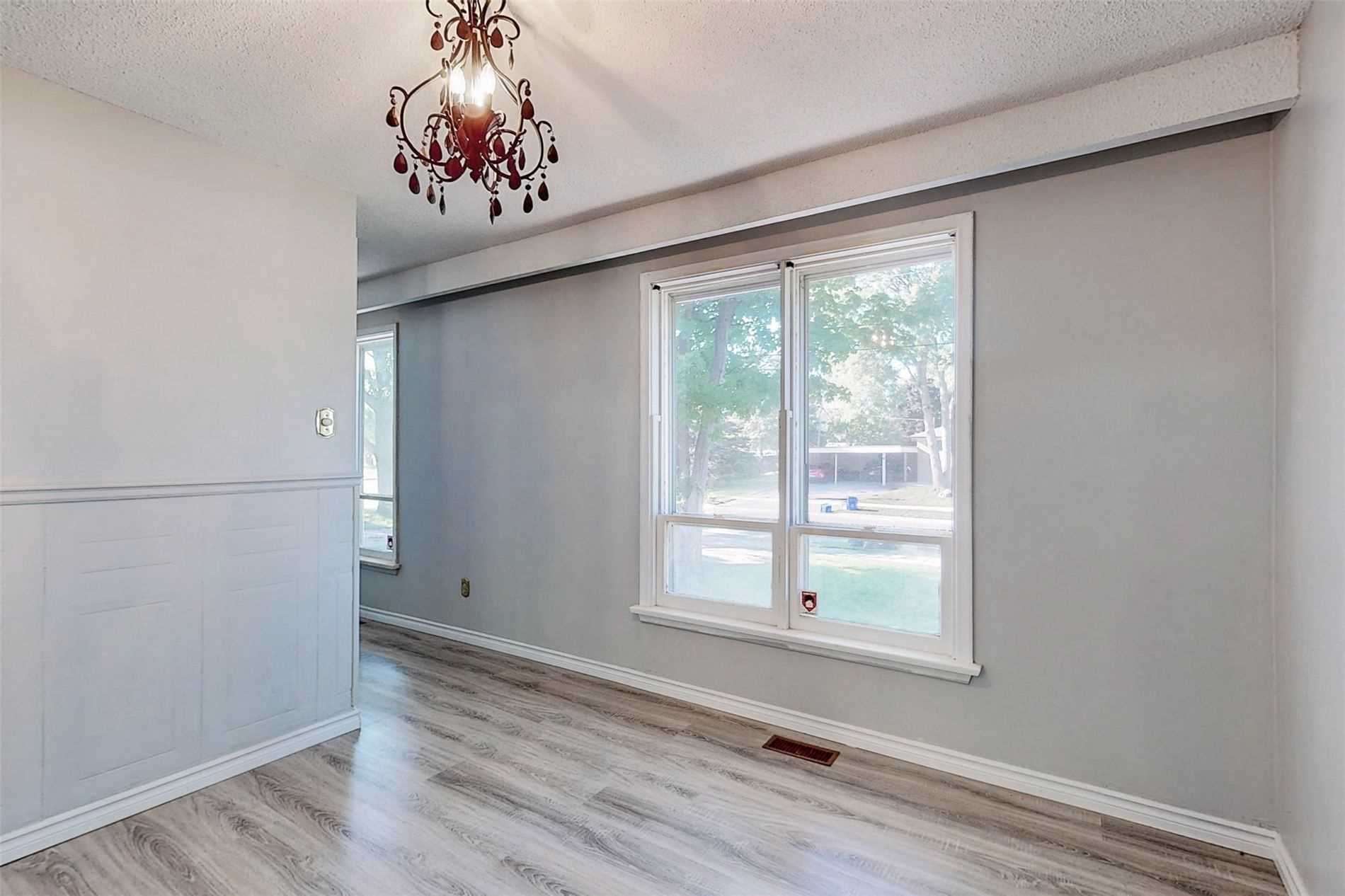 105 Aurora Heights Dr