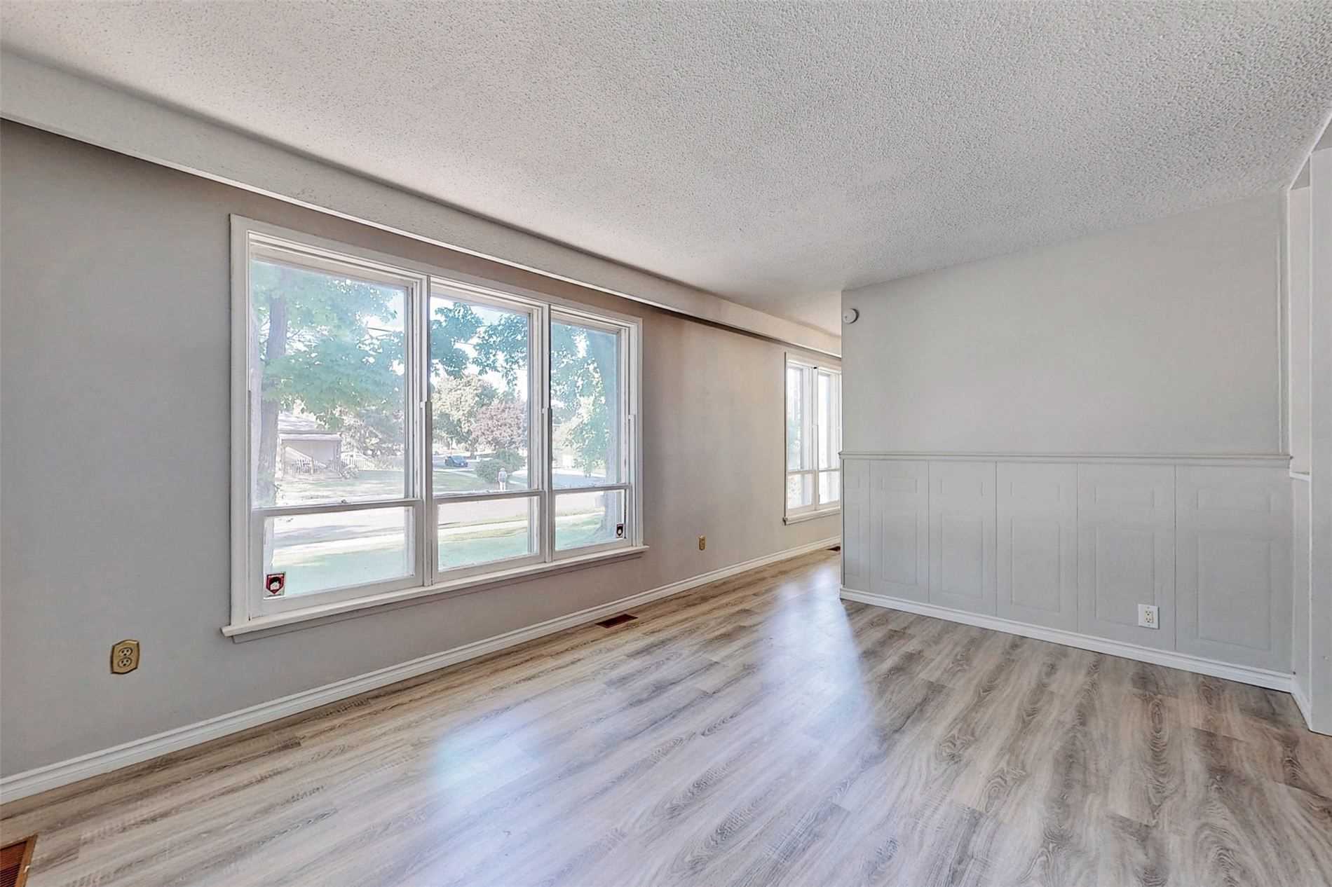 105 Aurora Heights Dr