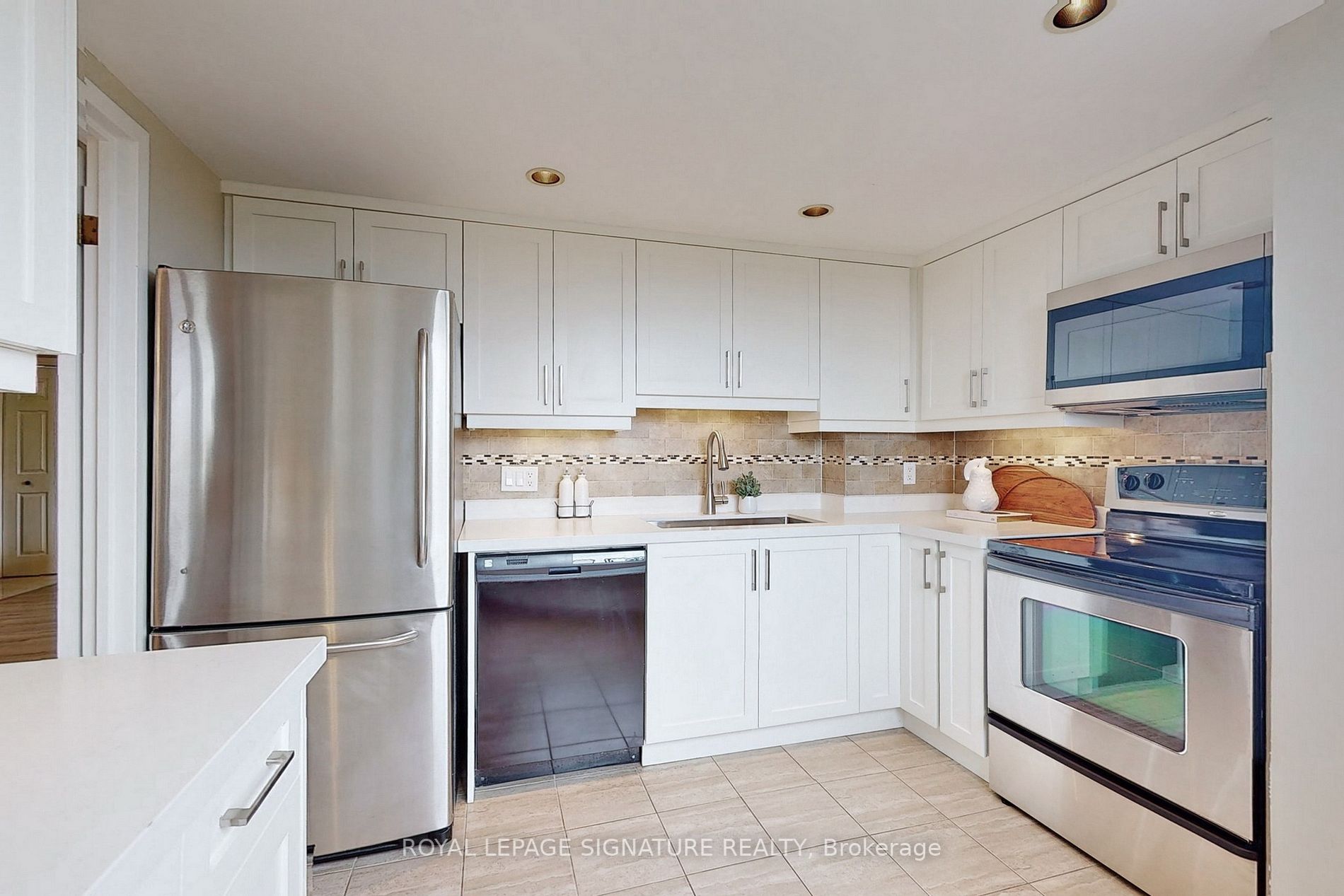 2 Raymerville Dr, #213