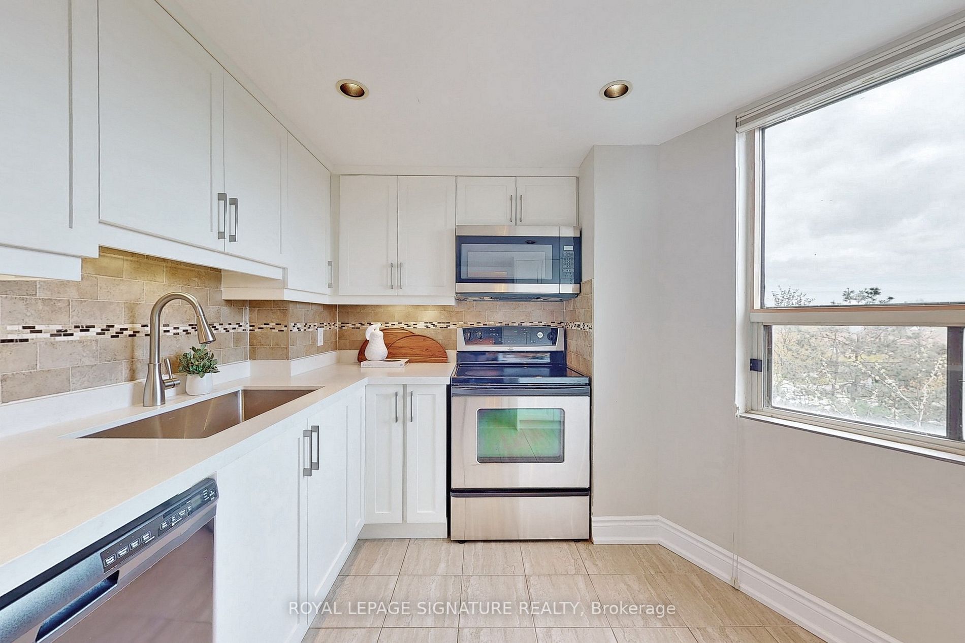 2 Raymerville Dr, #213