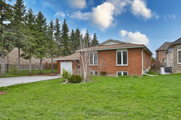 64 Bond Cres, Richmond Hill