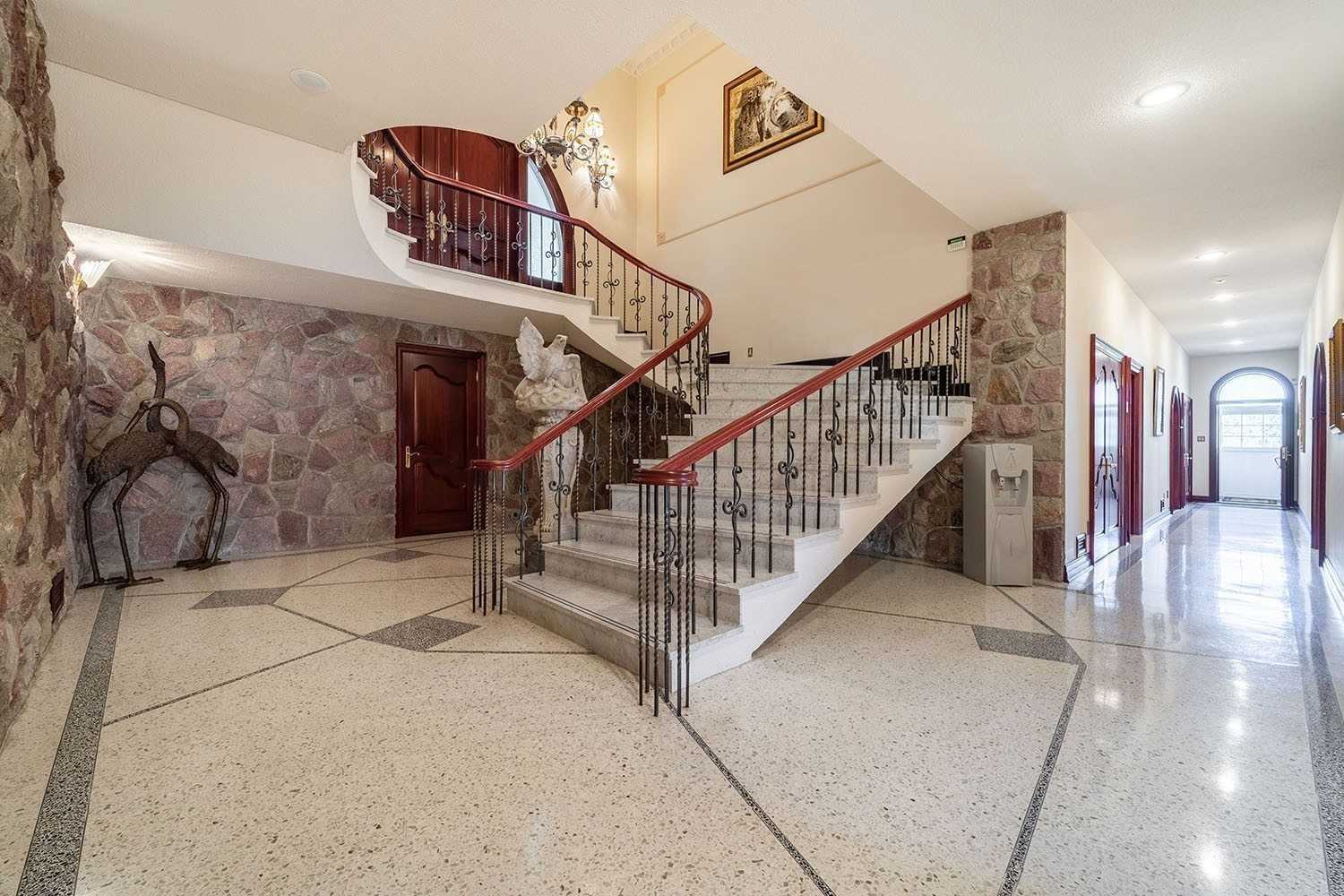 409 Dearbourne Ave