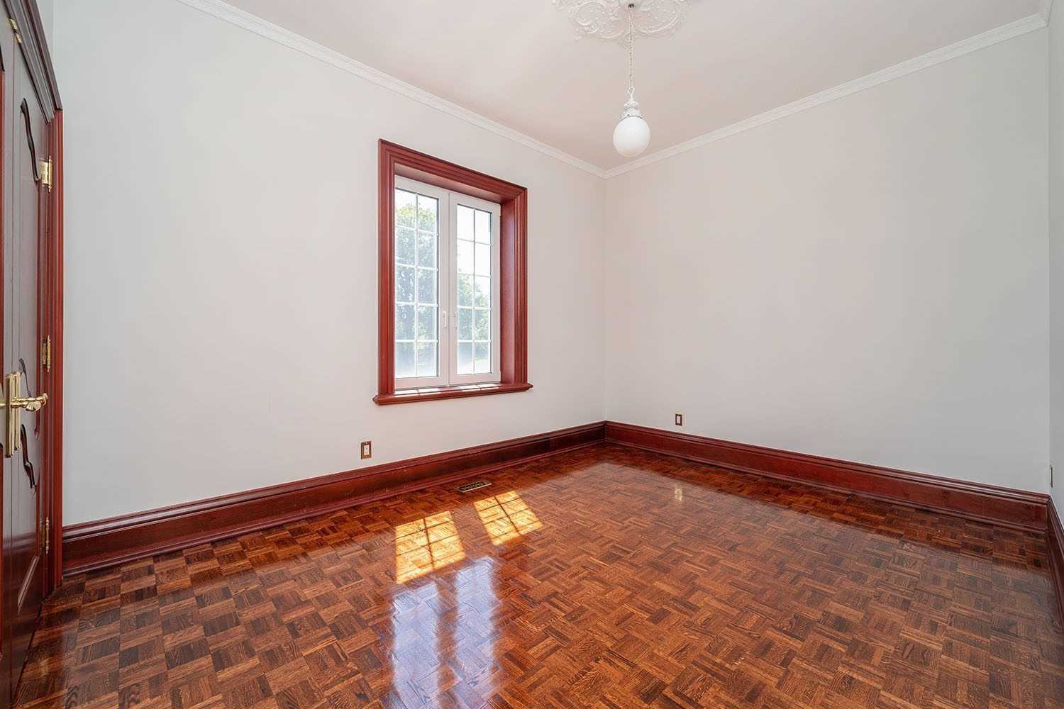409 Dearbourne Ave