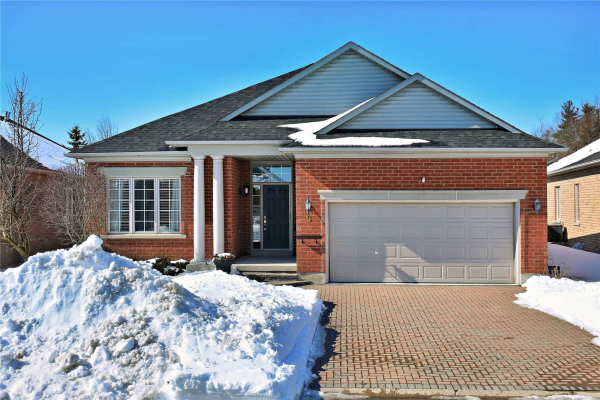 9 Vardon Gate, Whitchurch-Stouffville