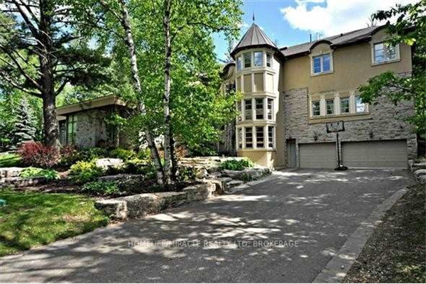 300 Woodland Acres Cres, Vaughan