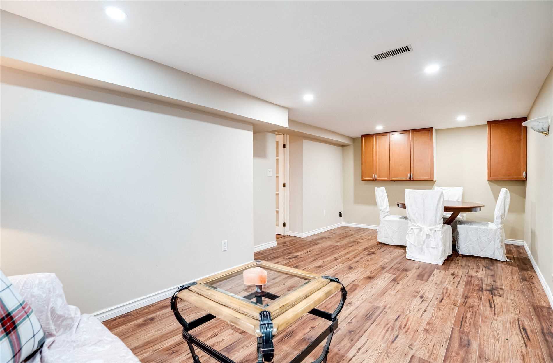 1 Willis Dr