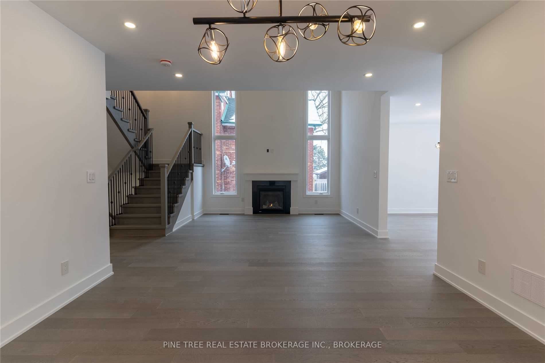 73 Nelson Street W