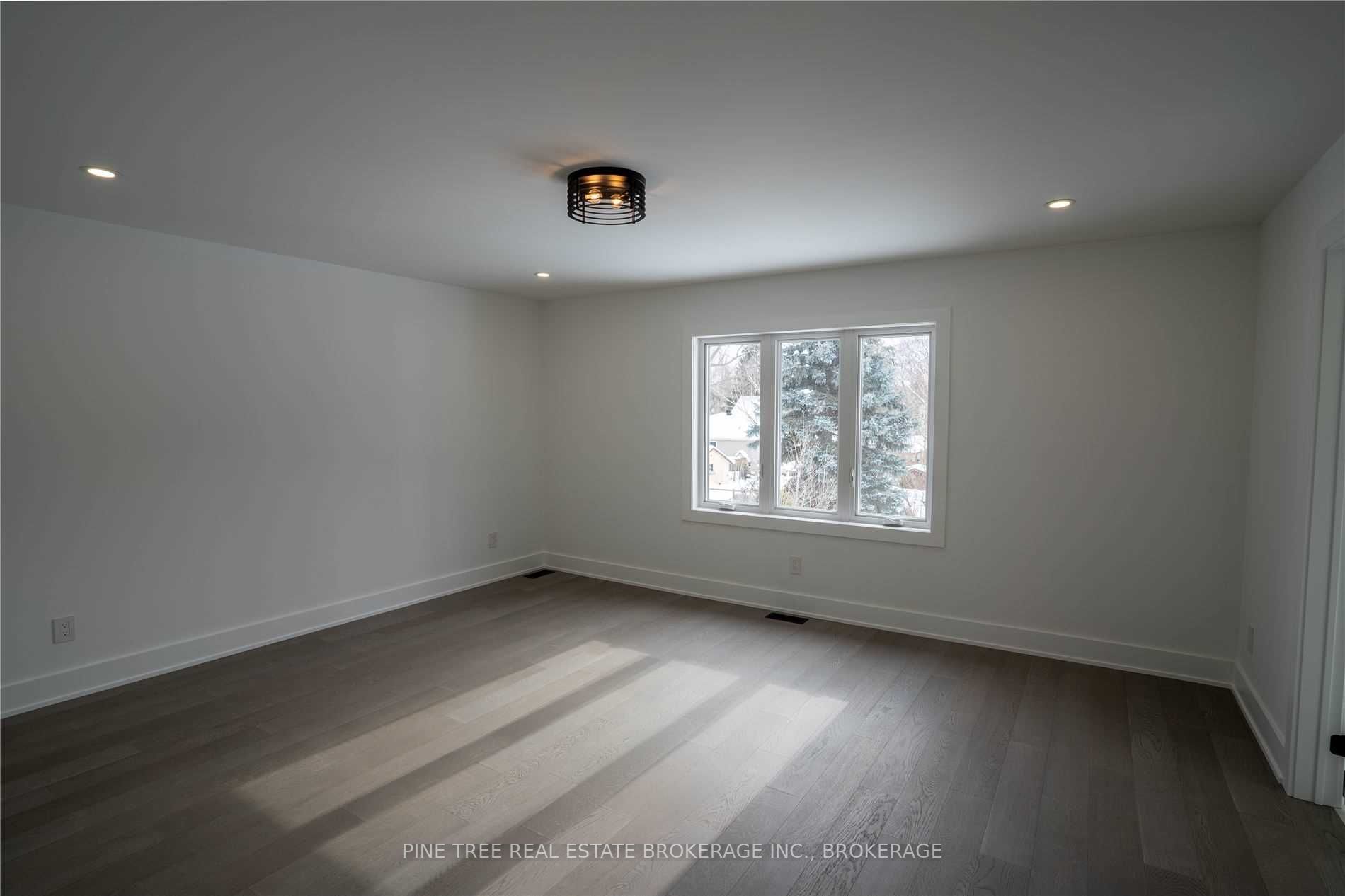 73 Nelson Street W