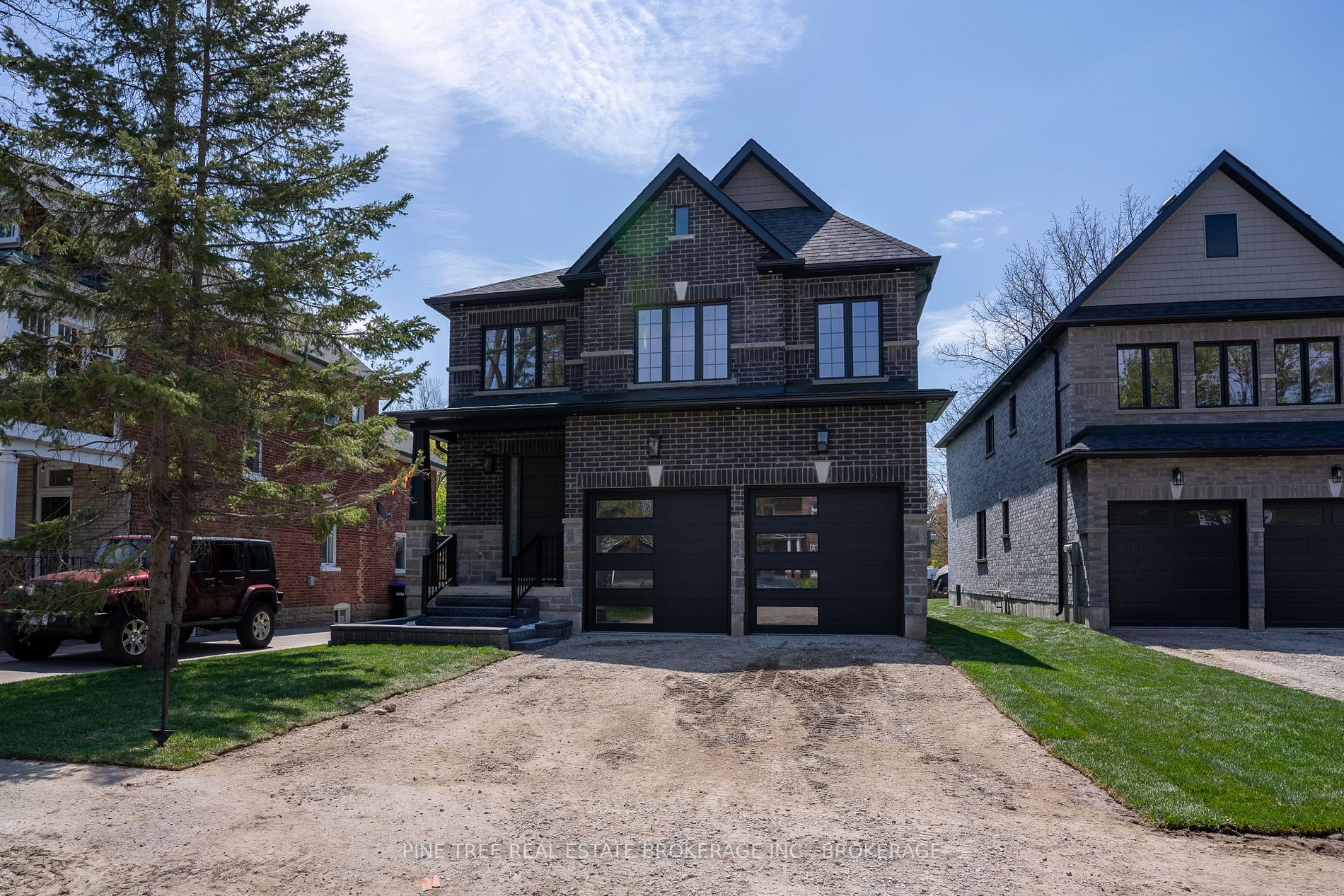 73 Nelson Street W