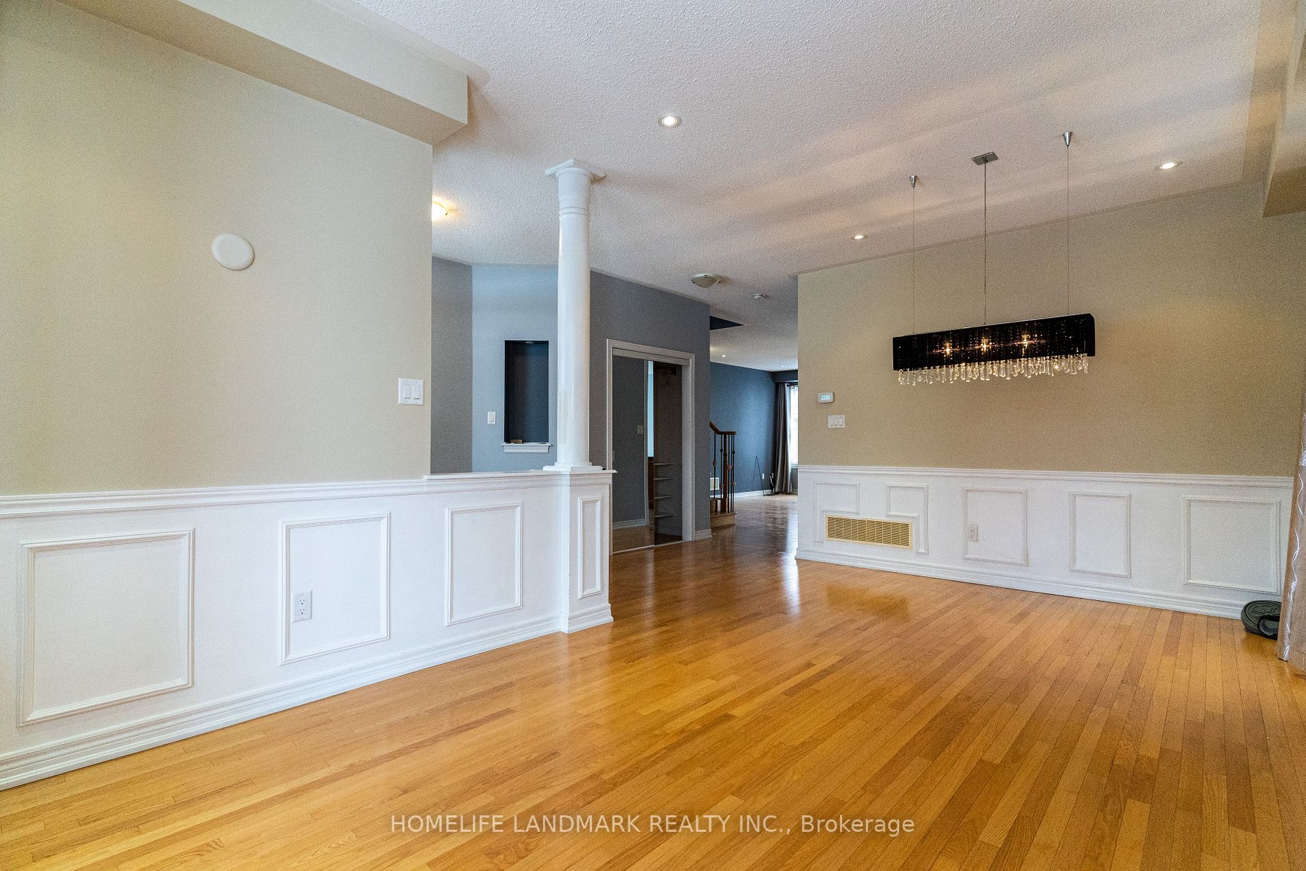 10 Rowley Street