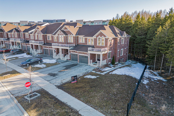 350 William Graham Dr, Aurora