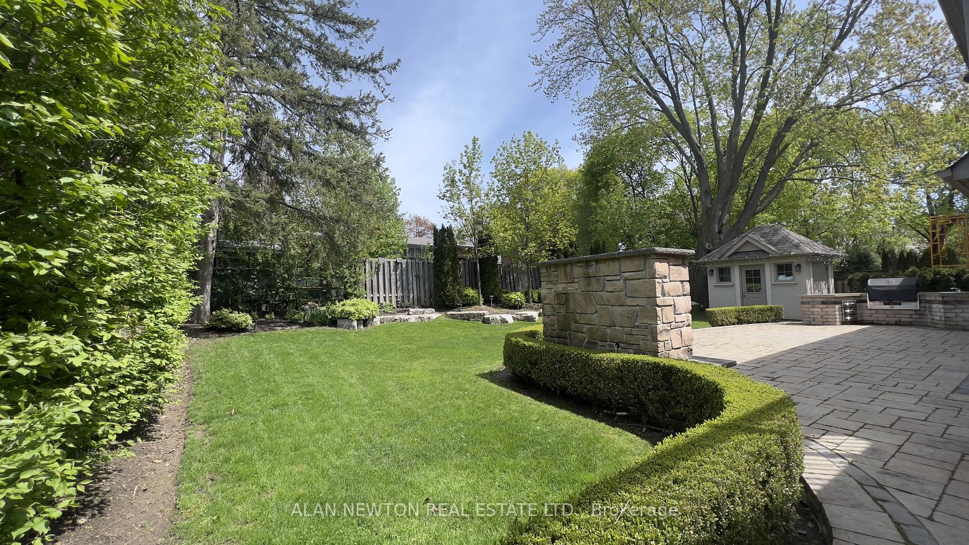 61 Riverside Blvd