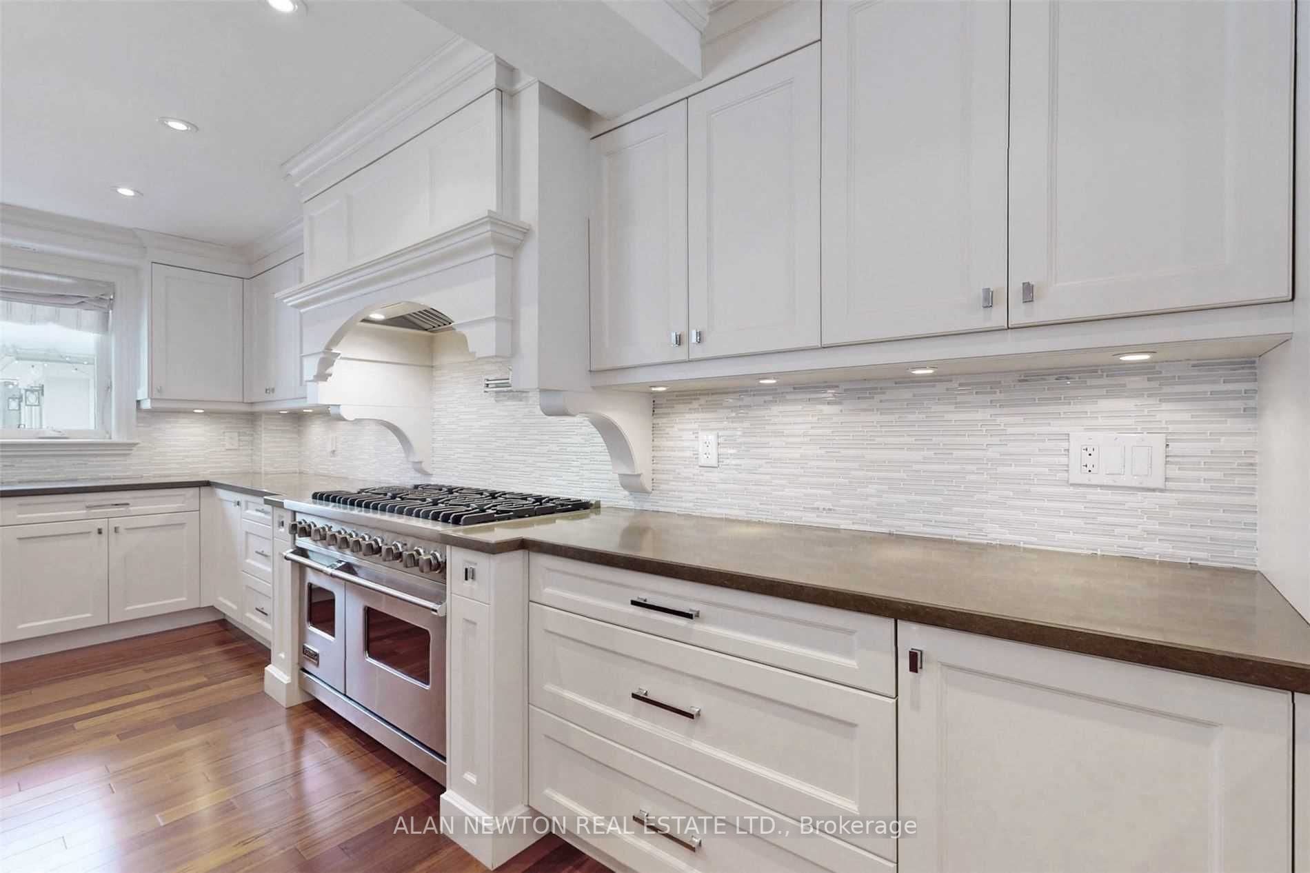 61 Riverside Blvd