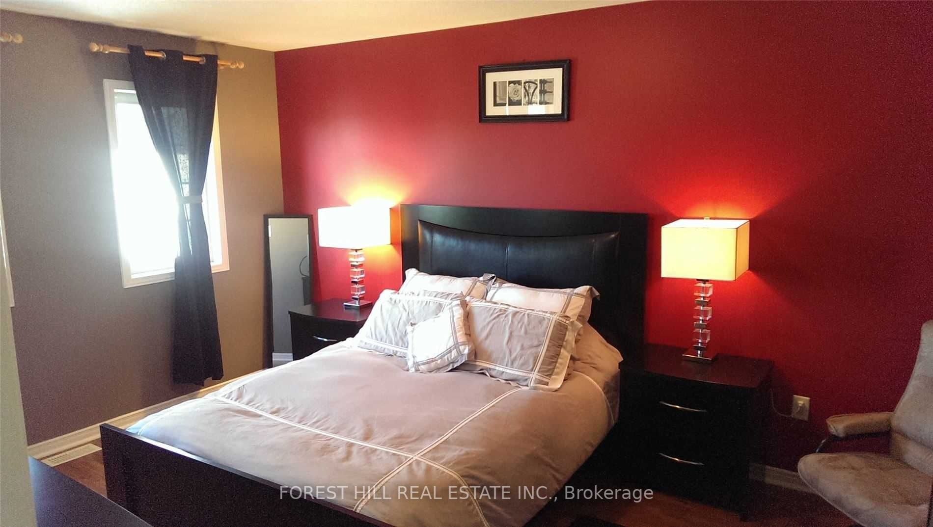 102 Lowther Ave