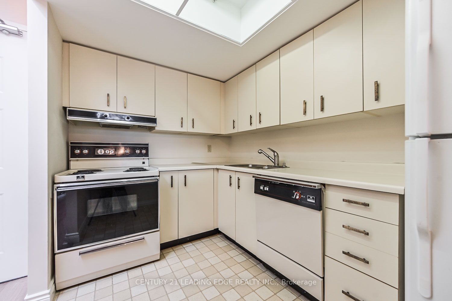 100 Anna Russell Way, #Ph19