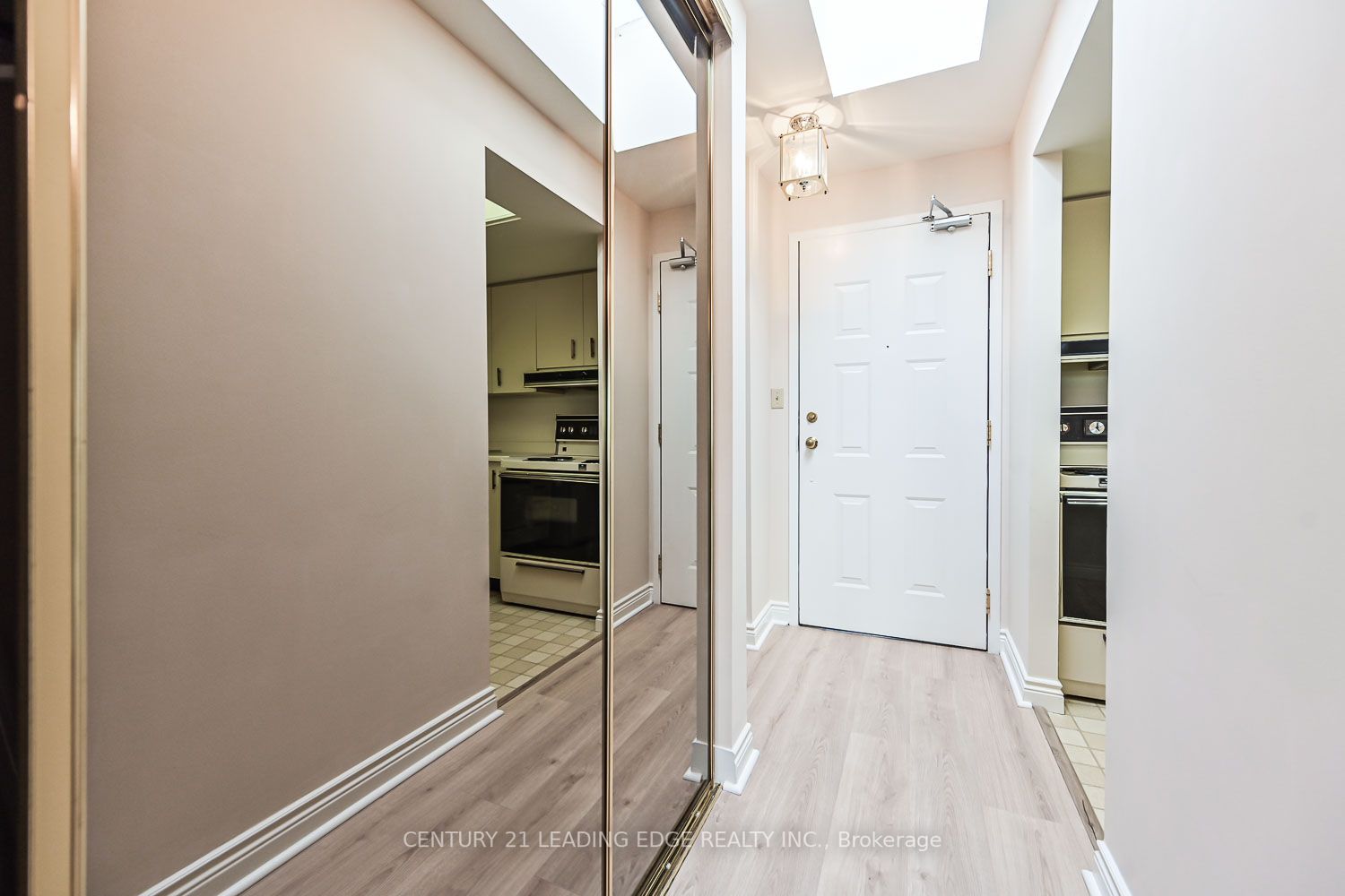 100 Anna Russell Way, #Ph19