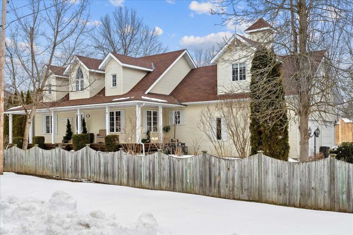 984 Little Cedar Ave