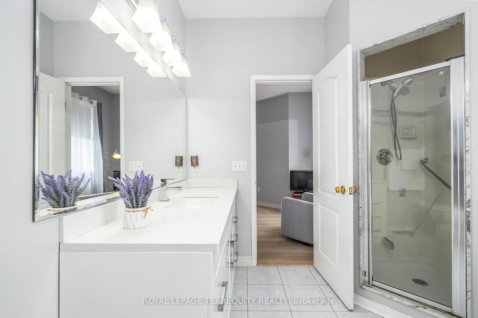 40 Manorwood Dr