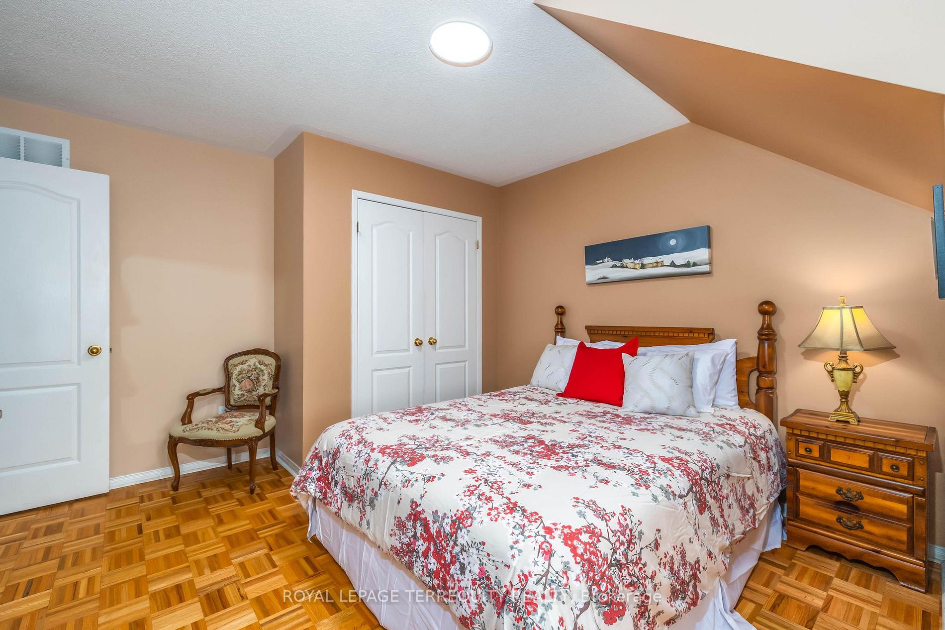 40 Manorwood Dr