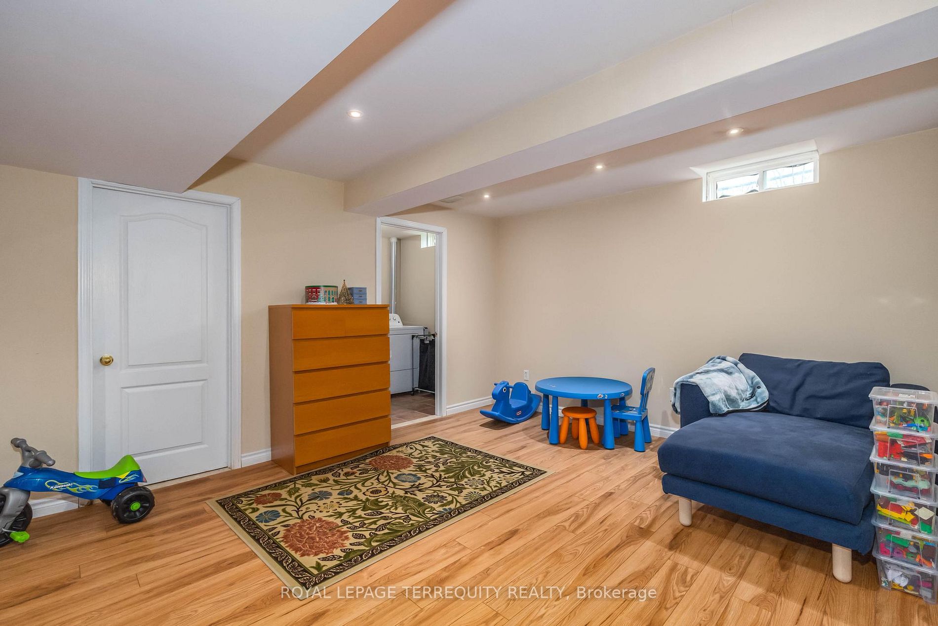 40 Manorwood Dr