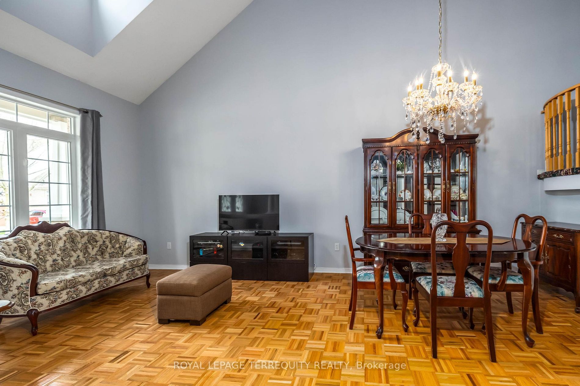 40 Manorwood Dr