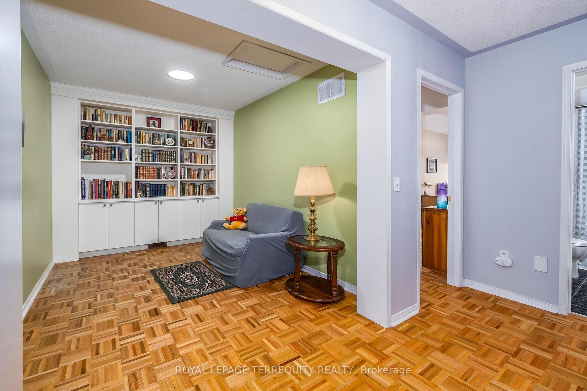 40 Manorwood Dr