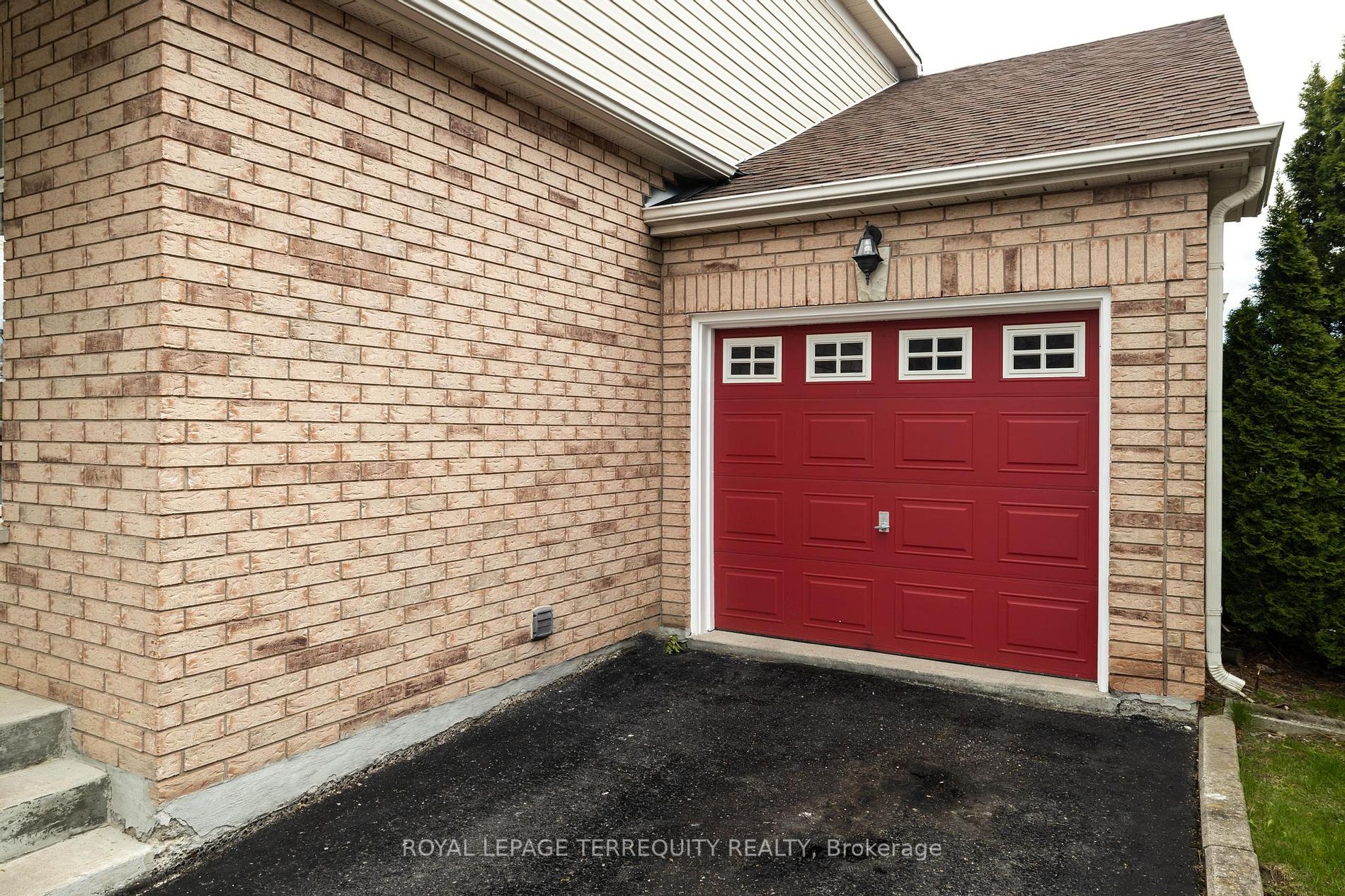 40 Manorwood Dr