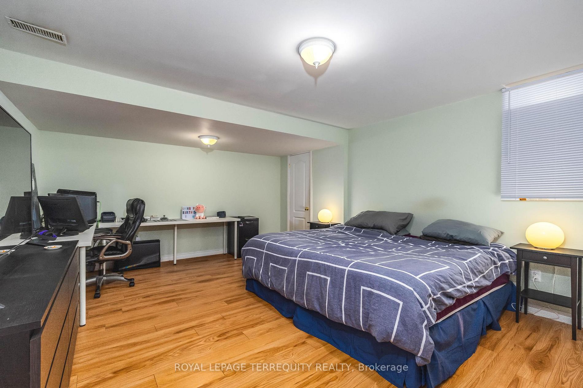 40 Manorwood Dr