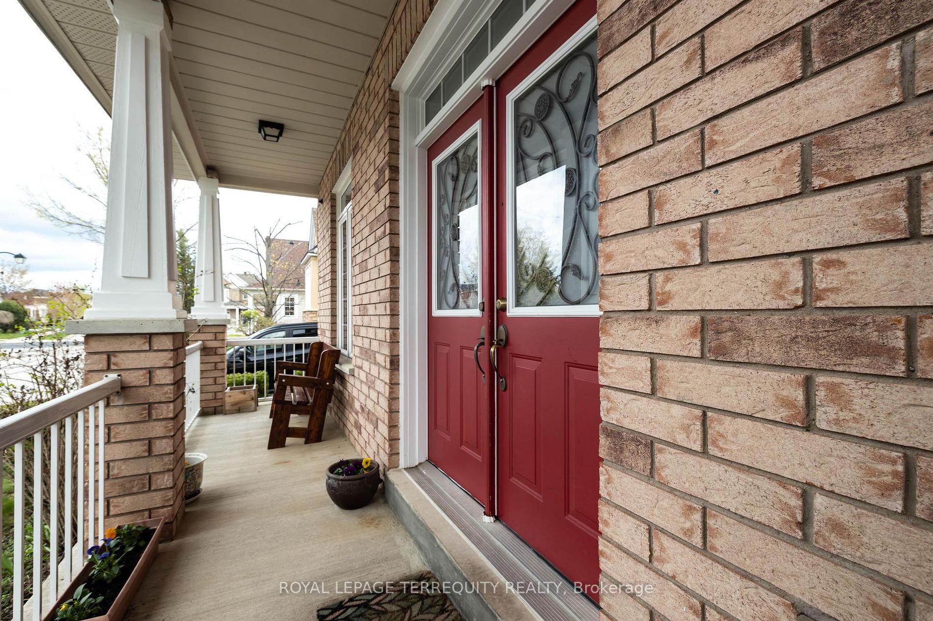 40 Manorwood Dr