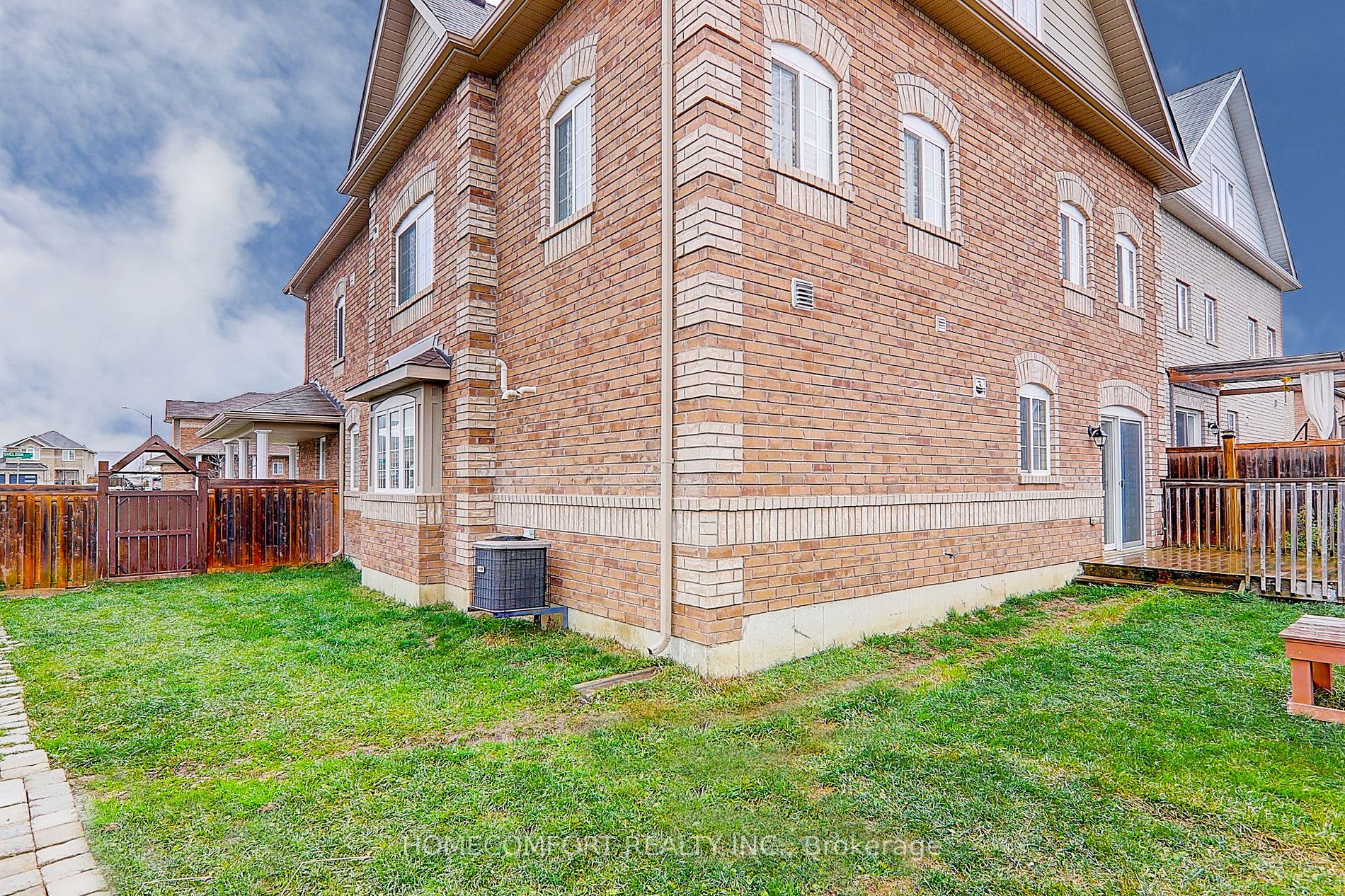 1435 Sheldon St