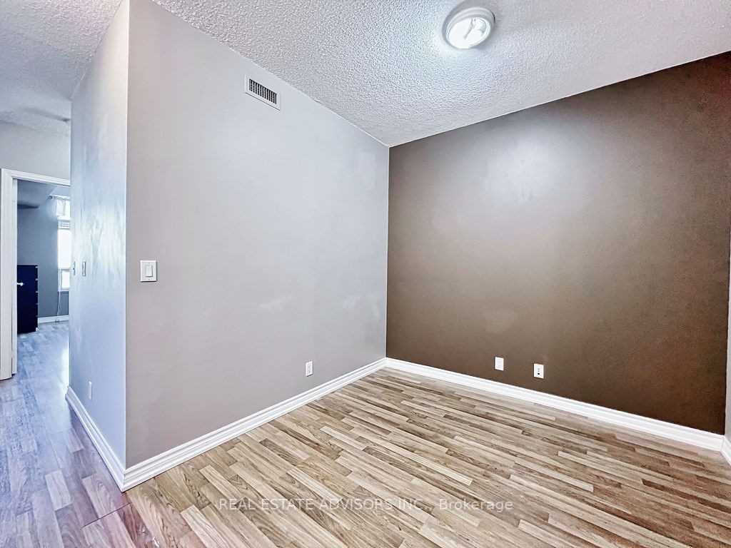 Listing N5965876 - Large Photo # 18