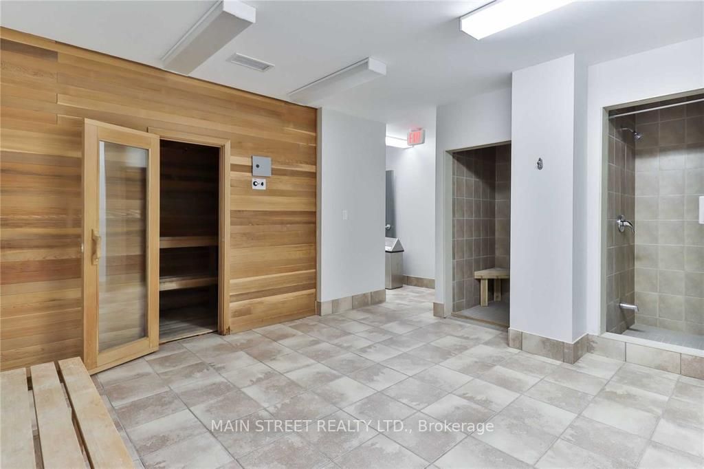 15450 Yonge Street #304