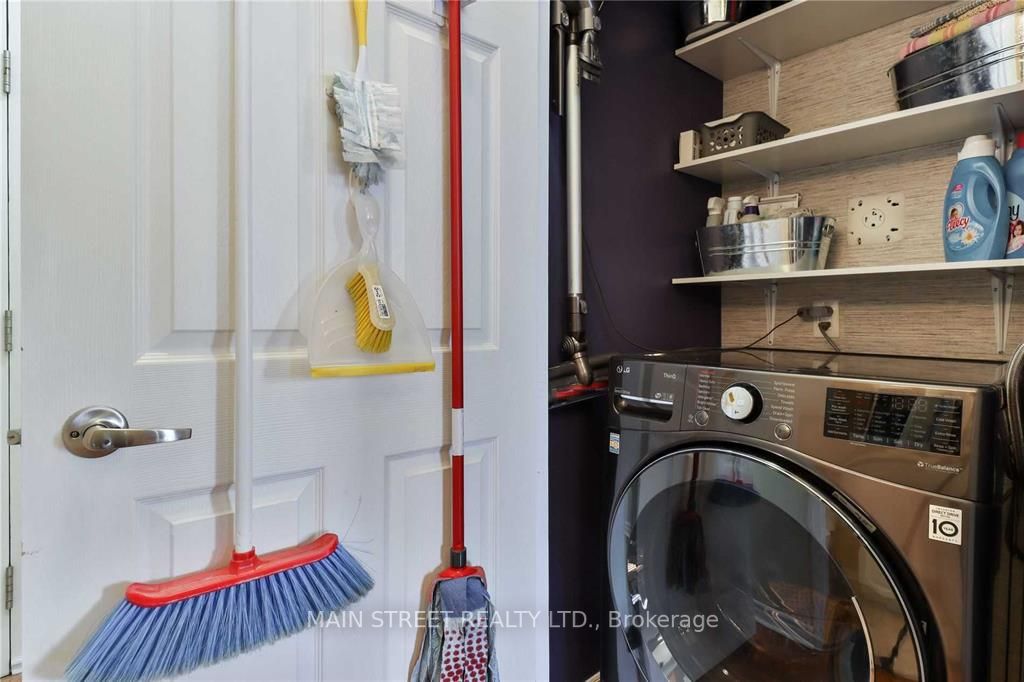 15450 Yonge Street #304