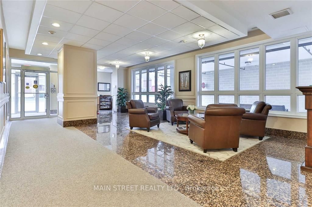 15450 Yonge Street #304