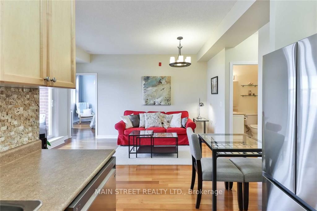 15450 Yonge Street #304