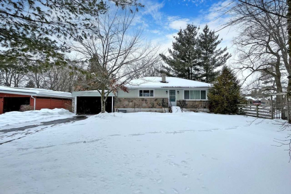40 Cemetery Rd, Uxbridge