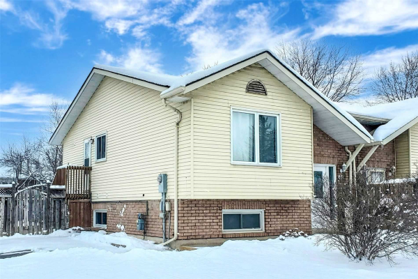 44 Biscayne Blvd, Georgina