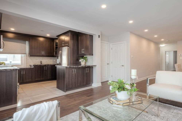 304 Taylor Mills Dr N, Richmond Hill