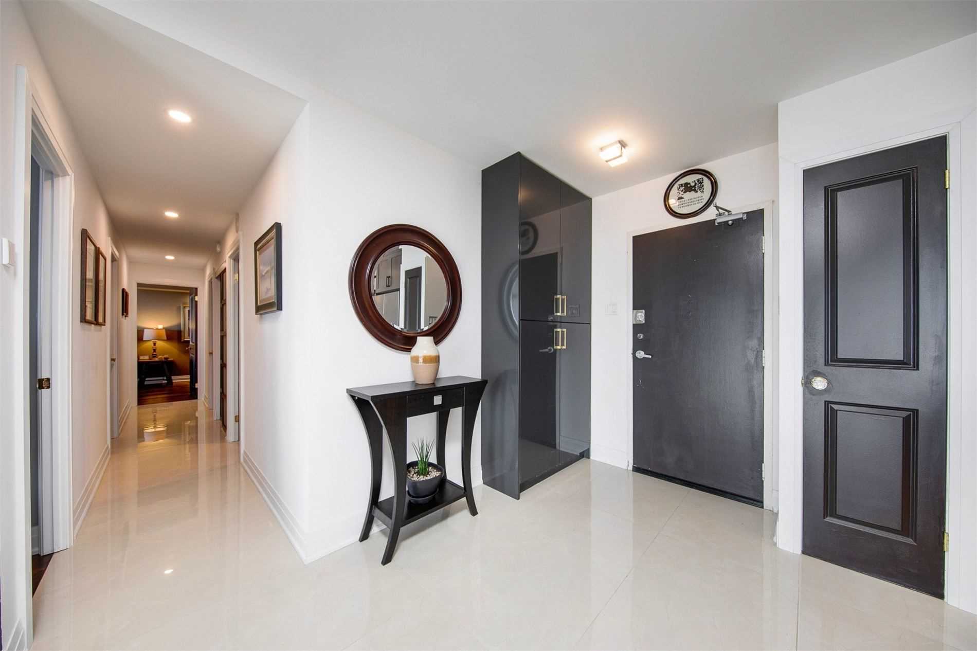 8111 Yonge St, #1712